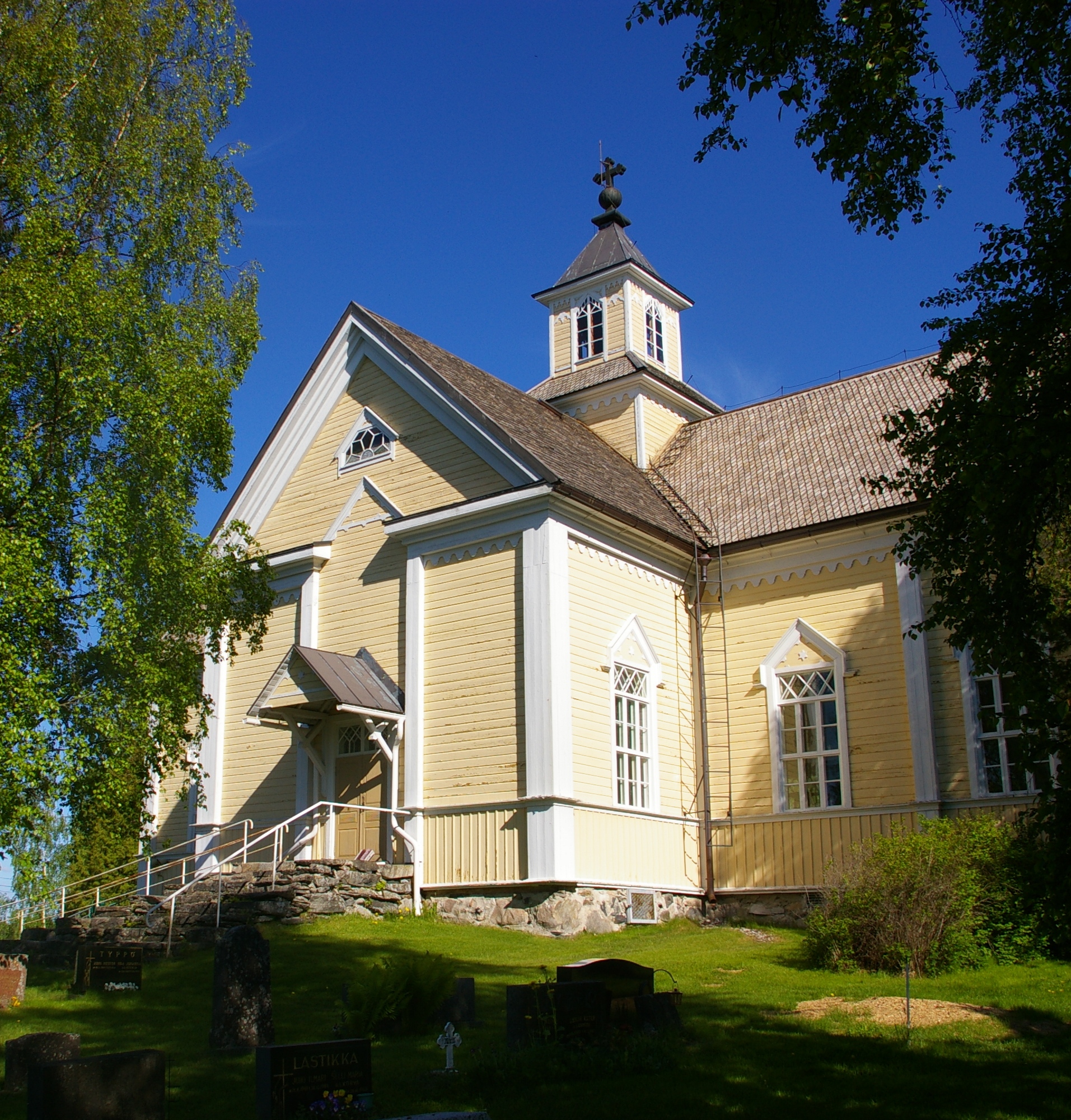 Kalajoen seurakunta yhtenäisti hautausmaksut