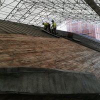 Avaa kuva isommaksi Vanhan peltikaton irrotus
