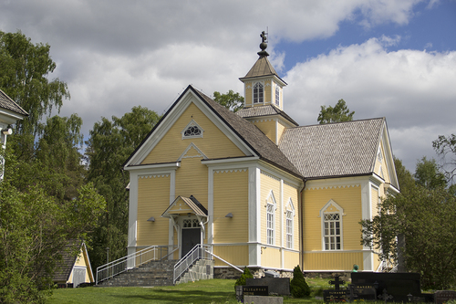 Raution kirkon on rakentanut vuonna 1800 kalajokinen kirkonrakentaja Simo Jylkkä. Kuva: Eveliina Pylväs