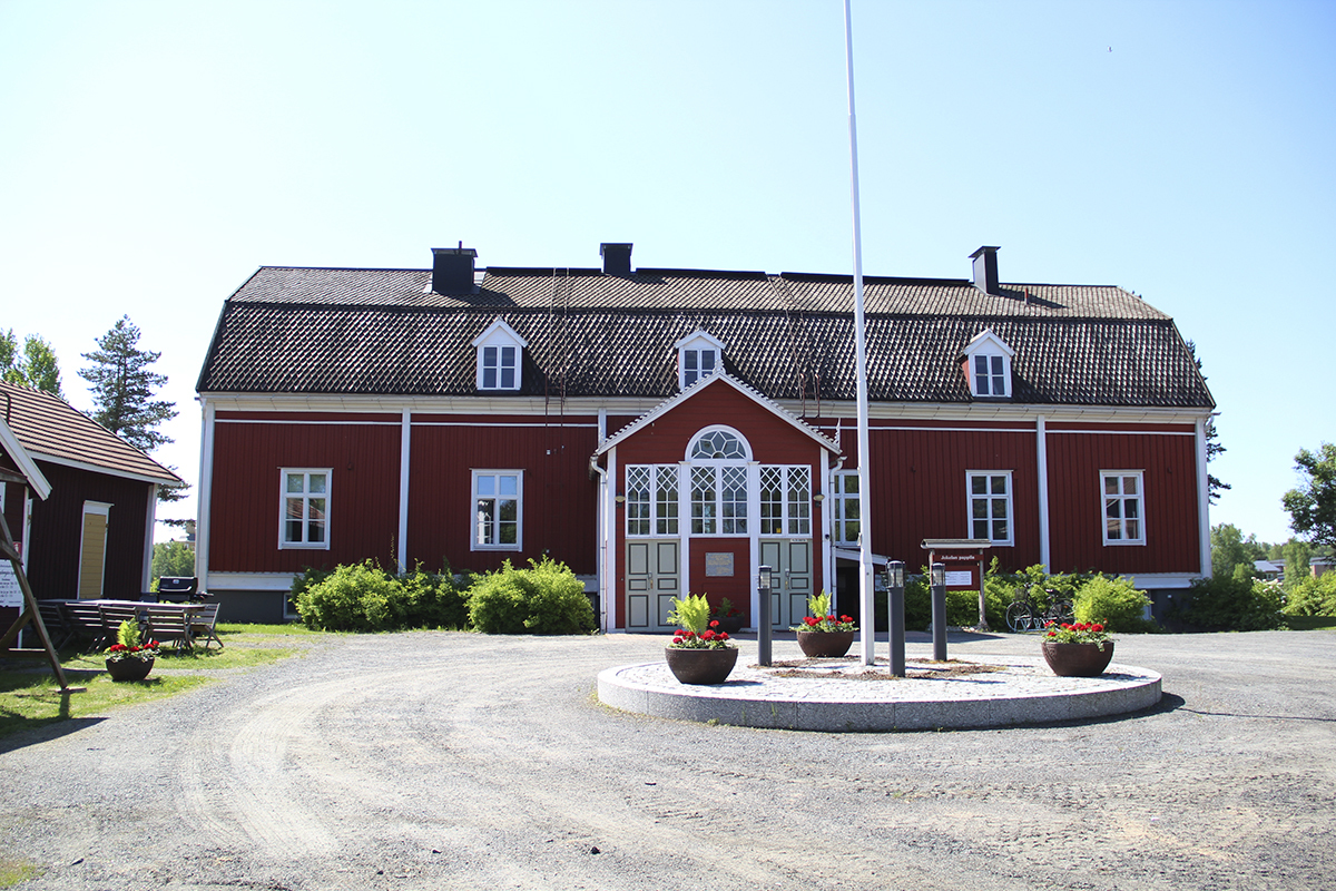 Avaa kuva isommaksi Jokelan pappila, kuva Eveliina Pylväs